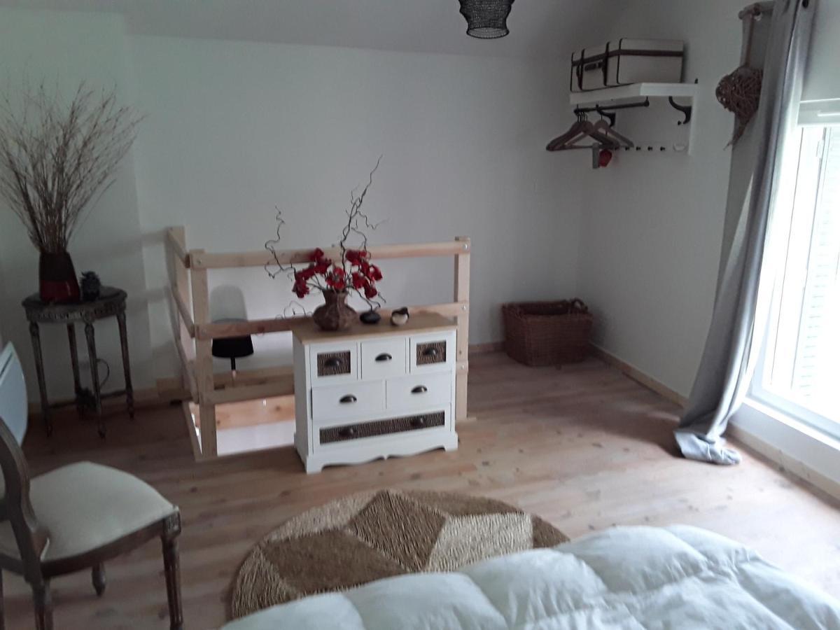 Le Petit Nid Apartment Saint-Bonnet-pres-Orcival Exterior photo