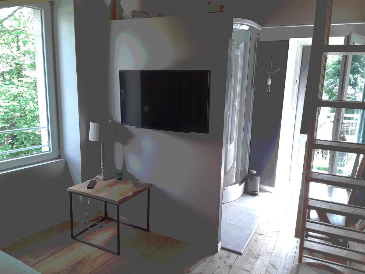 Le Petit Nid Apartment Saint-Bonnet-pres-Orcival Exterior photo